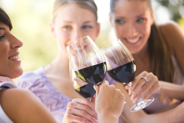 resized-Girlfriends-cheers-red-wine